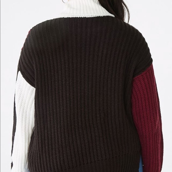 NWT Color block sweater - Picture 4 of 5
